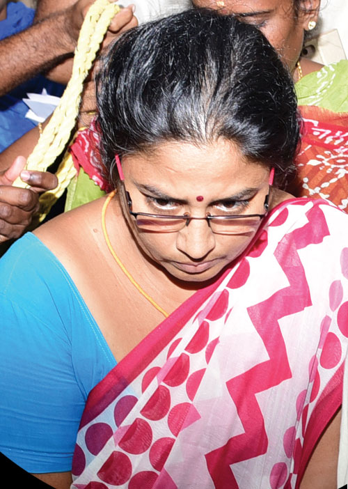 ""கவர்னருக்கு என்னை தெரியாதாக்கும்!'' விசாரணைக்கு அசராத நிர்மலாதேவி!