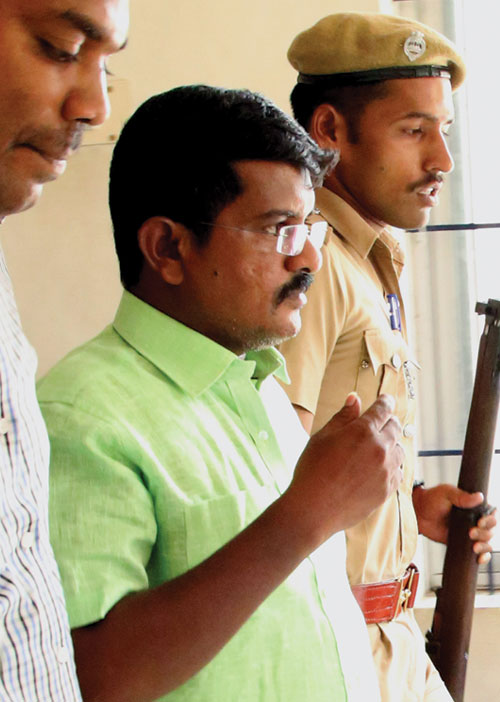 உயரதிகாரிகள் பலரும் நிர்மலாவுக்கு நெருக்கம்! -சரண்டர் கருப்பசாமி பேட்டி!