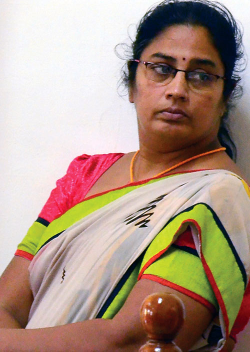 கவர்னருடன் செல்ஃபி! அதிகாரிகளிடம் நெருக்கம்! -நிர்மலா வாக்குமூலம்!