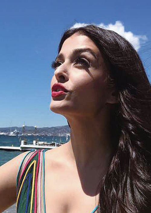 படுக்கை அறை சர்ச்சைகள்! போட்டுப் பொளக்கும் ஹீரோயின்கள்!