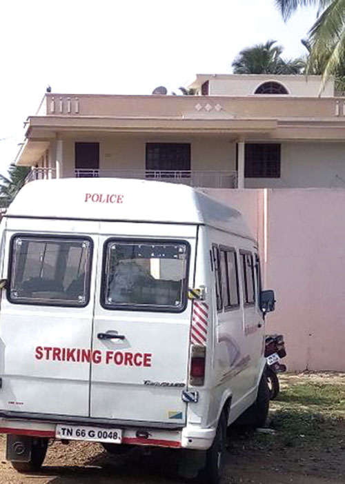 குட்கா பேக்டரியில் கண்ணாமூச்சி ஆட்டம்!