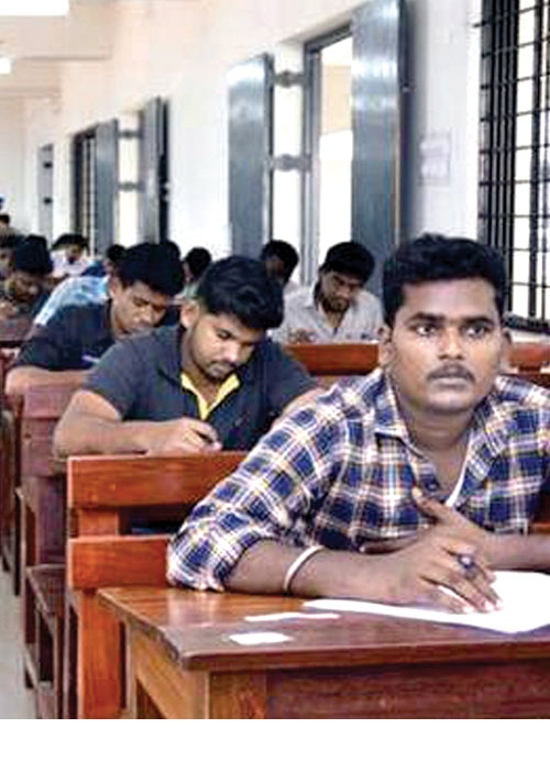 அங்கே வேகம்! இங்கே மெத்தனம்! -காவலர் இடஒதுக்கீடு ரத்து!