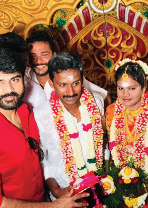 ரசிகரின் ஆசையை நிறைவேற்றிய ஹீரோ!