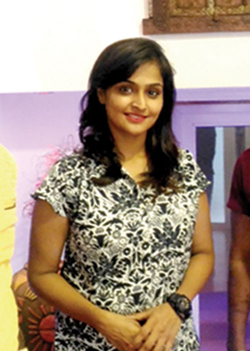 அருலா சண்டயில் ரம்யா நம்பீசன்!