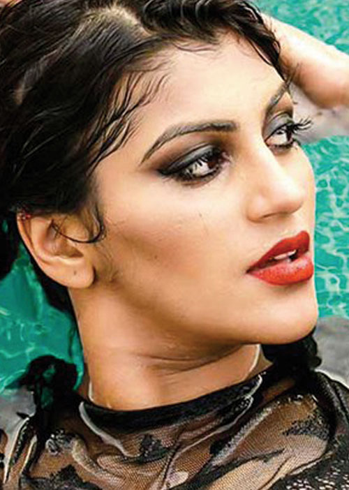 அடுத்த குத்துக்கு ரெடி!