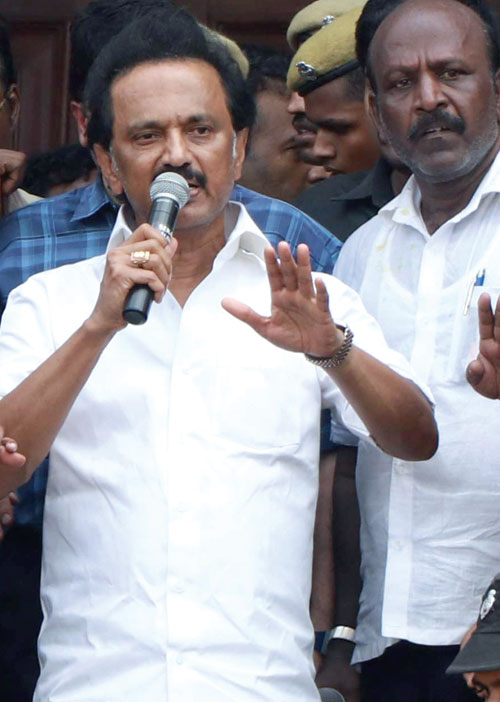 தலைவரா(க்)கும் செயல்!