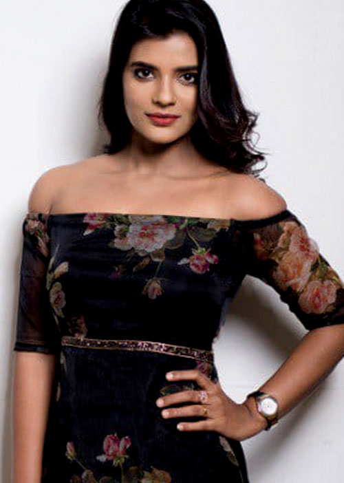 சமாளிக்க தெரிந்த ஹீரோயின்