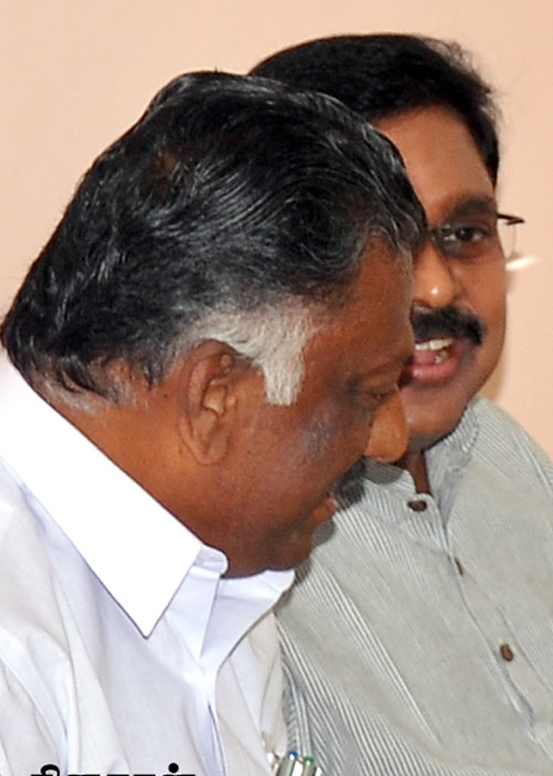 அம்பலமாகும் ரகசிய சந்திப்பு!