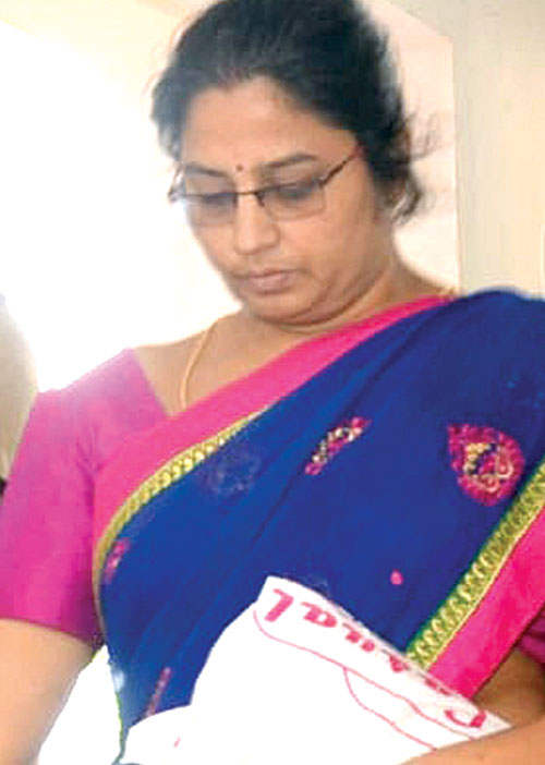 சொல்வதெல்லாம் பொய்! மாணவிகள் சாட்சியம்!