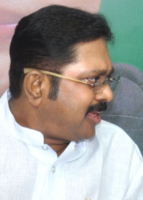 18 பேரை பந்தாடும் இ.பி.எஸ். - ஓ.பி.எஸ்.!