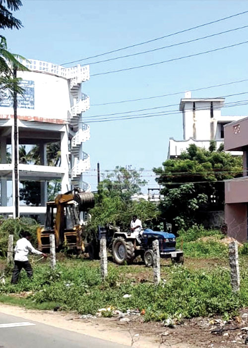 அரசு நிலத்தை அபகரிக்க உதவும் அமைச்சர்! -போராடும் தி.மு.க!