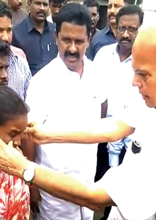 களமிறக்கப்பட்ட கவர்னர்! அ.தி.மு.க.வைப் பிளக்கும் பா.ஜ.க!