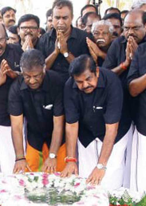 உண்மைத் தொண்டர்கள் எங்கே? -ஜெ. நினைவு நாள் ரணகளம்!