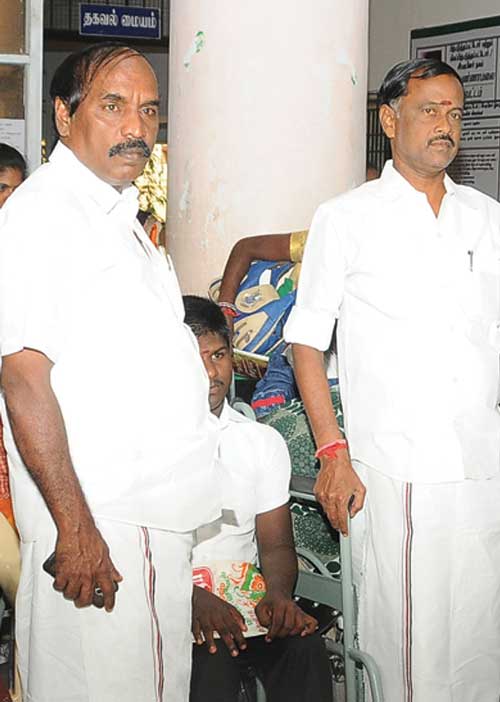 அமைச்சரின் தனி ஆவர்த்தனம்! அ.தி.மு.க.வில் அடிதடி!