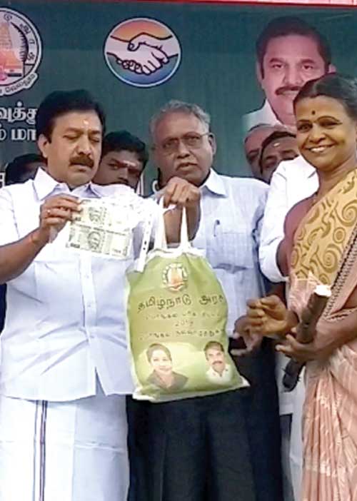 கட்சி நிர்வாகிகளைப் பந்தாடும் மா.செ. சி.வி.சண்முகம்!