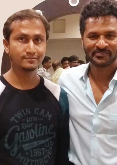 உற்சாகத்தில் பாடகர்