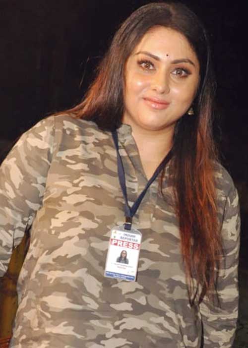 க்ளாமர் நமீதாவின் "ஆக்ஷன்' பொங்கல்!