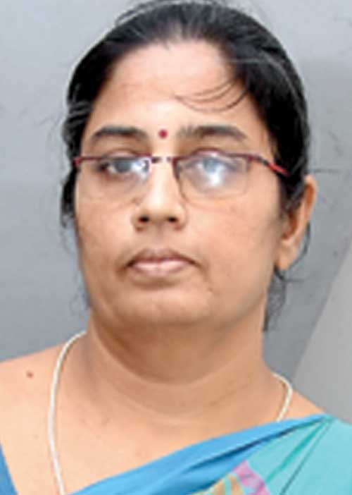 துப்பாக்கியைக் காட்டி நிர்மலாதேவியை மிரட்டினர்-அதிர வைத்த வக்கீல்!