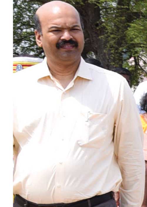 இரவில் வீடுதேடி வந்த வேலை ! கலெக்டரை தூக்கியடித்த மந்திரி!