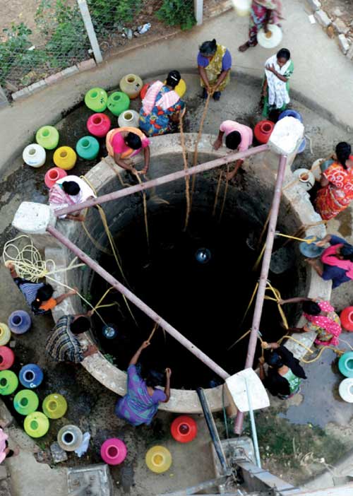 தாகத்தில் மக்கள்! முதல்வர் தயவில் மந்திரி ஆட்களுக்கு 12 மில்லியன் லிட்டர் தண்ணீர்!