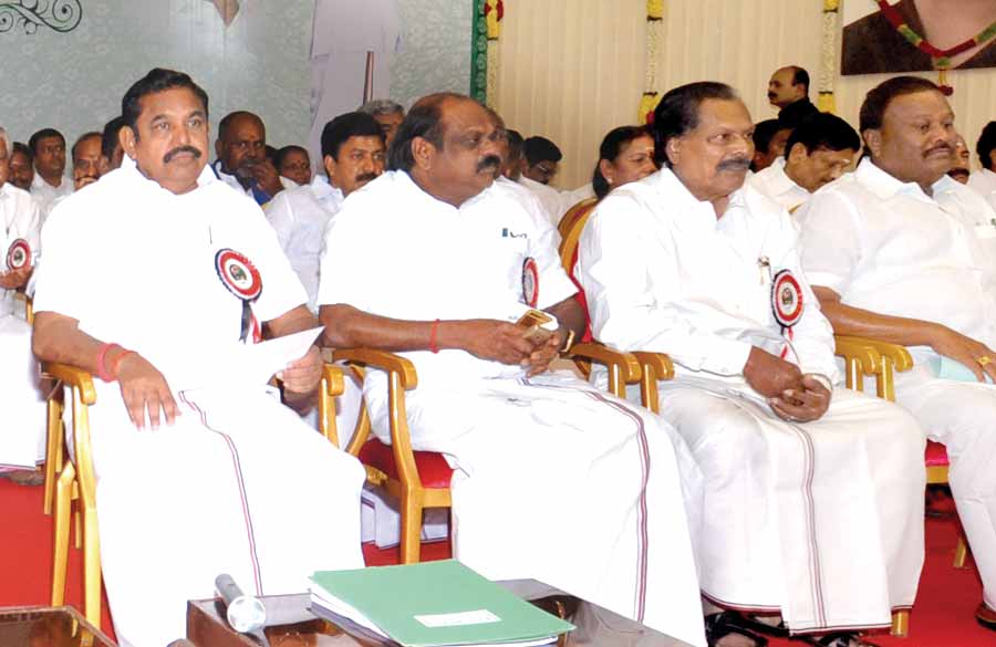 பன்னீருக்கு வேட்டு வைக்கும் எடப்பாடி!