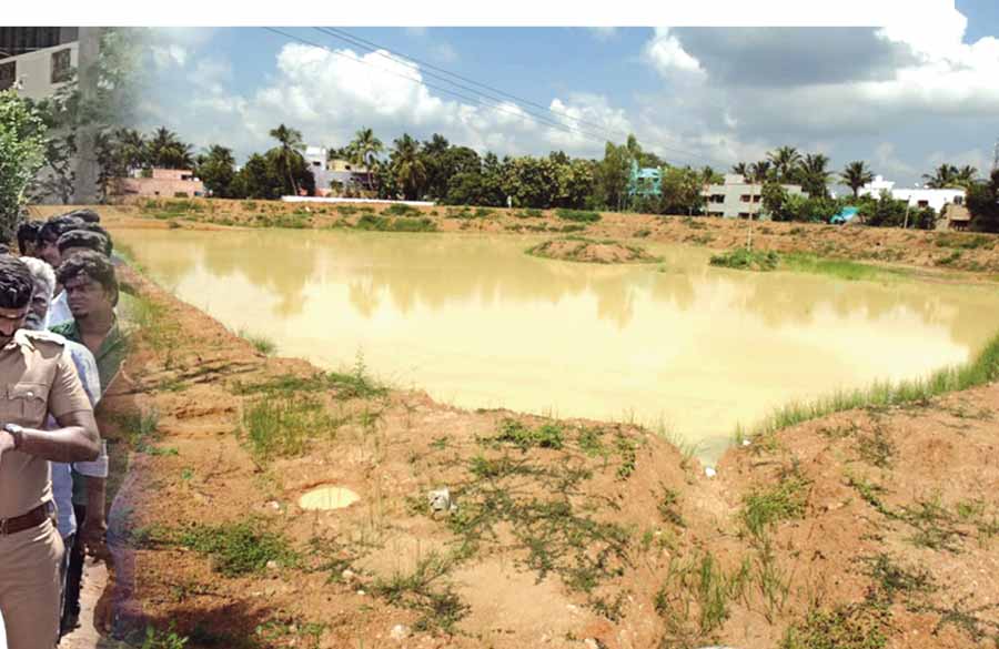 தூர் வாரும் பணி! சேறு வாரி இறைக்கும் அ.தி.மு.க. - தி.மு.க.