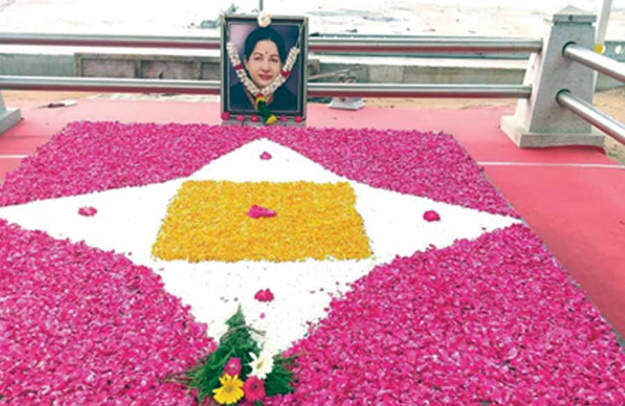 சிக்னல்! ஓ.பி.எஸ்.- இ.பி.எஸ்.! ஜெ. விசுவாசி யார்?