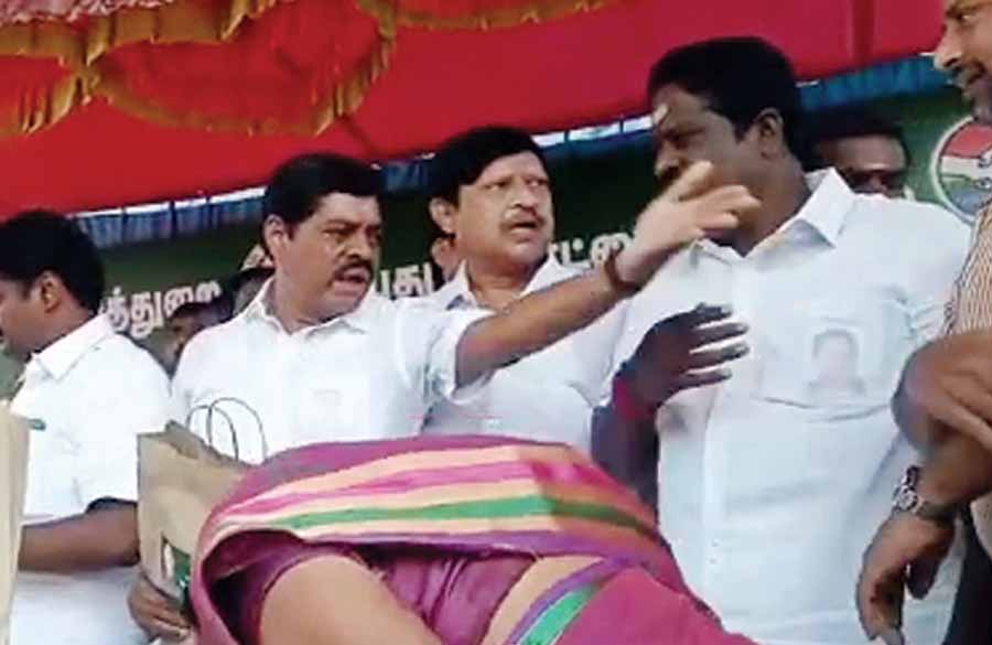 சிக்னல்! ஆவணங்கள் எரிப்பு! அகப்பட்ட அதிகாரி!