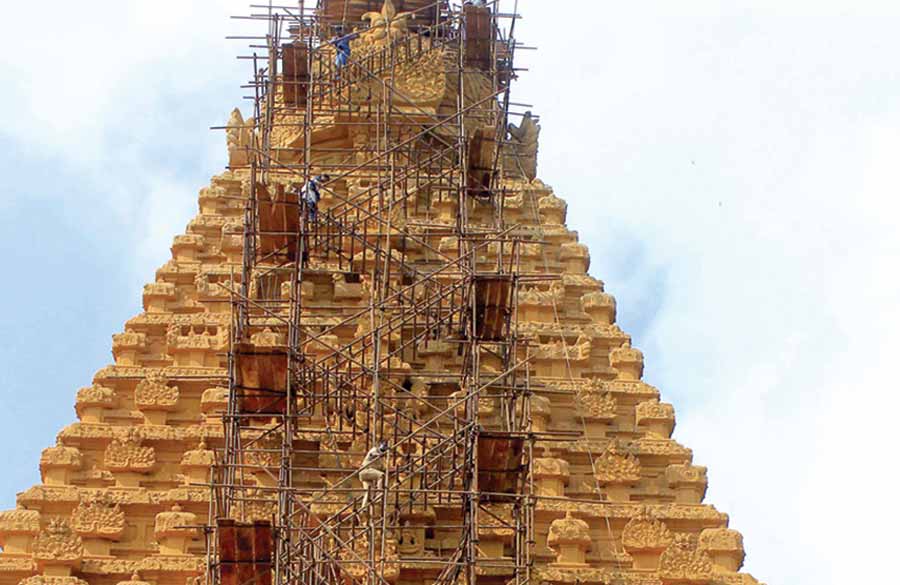 ஓம் இல்லாத சமஸ்கிருதம்! தமிழே முதன்மை மந்திரம்! -பெரிய கோவிலில் தமிழ் வெல்லுமா?