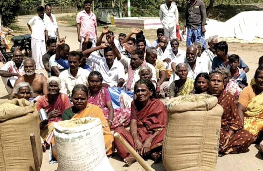 விளைந்த நெல்லைக் கொள்ளையிடும் ஊழல் பெருச்சாளிகள்! -அரசு கொள்முதல் நிலைய மோசடி!