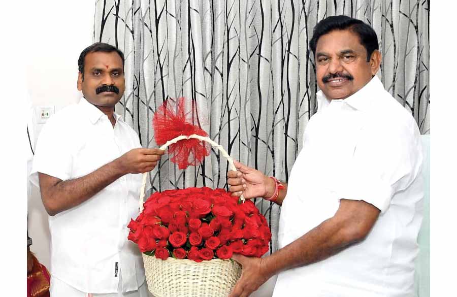 ராங் கால் : ஸ்டாலினுக்கு பீகாரு! எடப்பாடிக்கு பெங்களூரு! நீதிக்குப் பின் பதவி! ஓர் இந்திய சர்ச்சை!