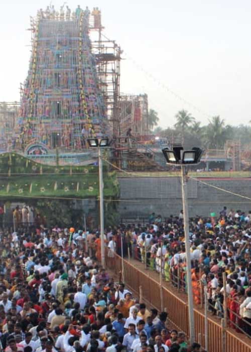 மக்களைக் காக்கும் தெய்வங்கள்! - ஜீ.ஈ.அன்புமதி.அறிவுமதி