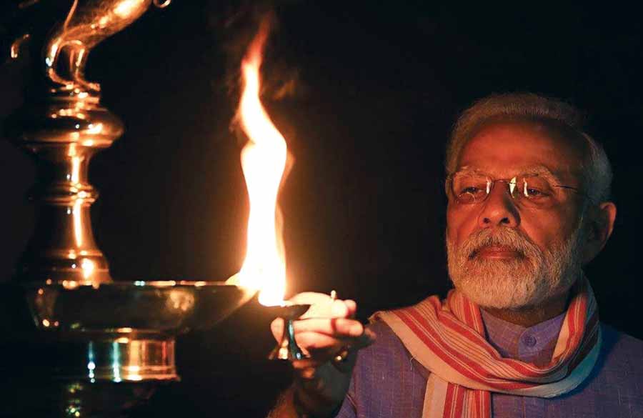 பட்டடாசு சத்தத்தில் தெறித்து ஓடிய வைரஸ்? -சர்வதேச மீம்ஸ்!
