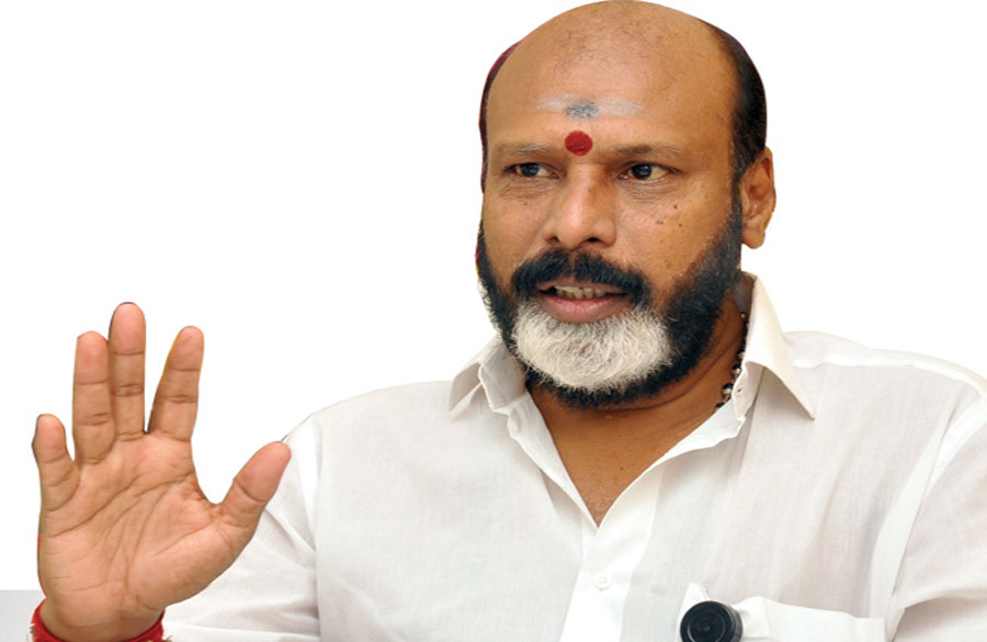 முடங்கிய ரூ.1000 கோடி! கதிகலங்கியதயாரிப்பாளர்கள்!