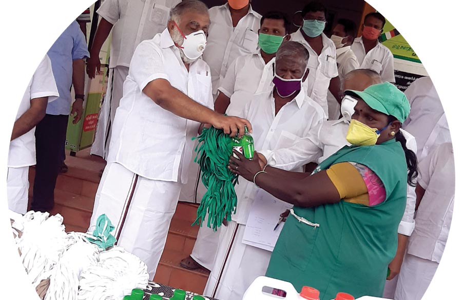 ஆளுங்கட்சி உள்ளே எதிர்க்கட்சி வெளியே! -கொரோனா ஃபைட்!