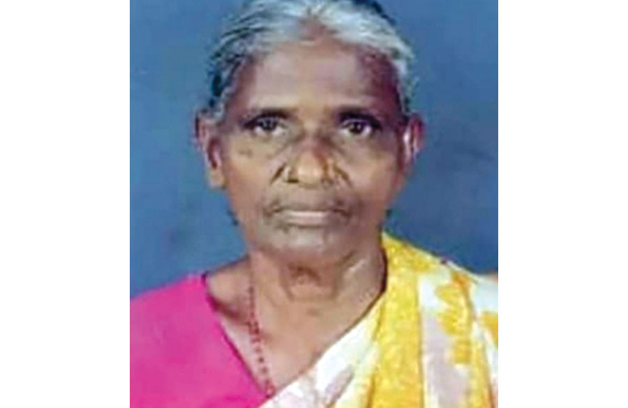 போலீசிடம் சிக்கிய மகன்! காலில் விழுந்து மன்னிப்பு கேட்ட தாய் பலி!