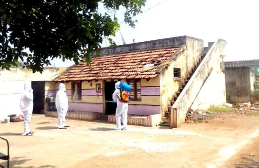 கொரோனா! பரப்பிவிட்ட அதிகாரிகள். அச்சத்தில் கிராமங்கள்