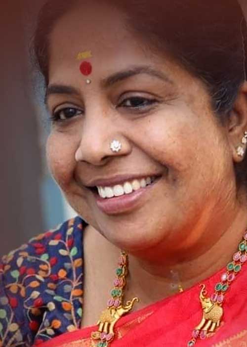 உள்ளங்கை மழை ஆயுதக் கடை விரிக்கும் பெண்ணியத் தொடர்பு! ஆண்டாள் பிரியதர்ஷினி