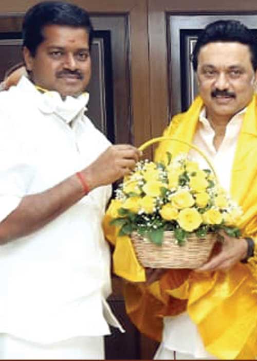 அமைச்சர் நெருக்கடி! தி.மு.க.வுக்கு தாவிய அ.தி.மு.க. எக்ஸ் மா.செ.!