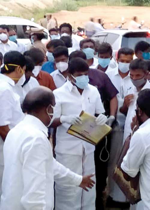தடுமாறும் முதல்வர்! உளறும் அமைச்சர்கள்! - கொரோனா கால கொடூரக் கூத்து!
