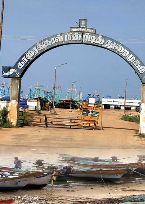 கட்ட பஞ்சாயத்து அடாவடி! அகதிகளாகும் மீனவ மக்கள்!
