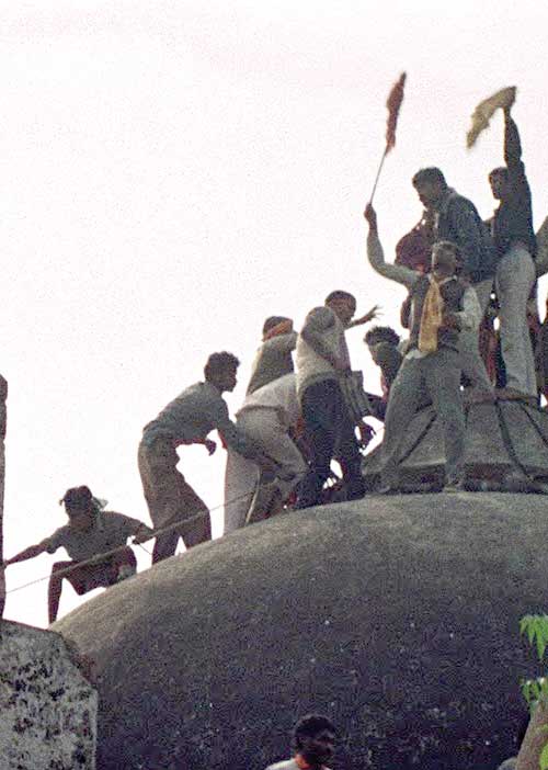 அப்படின்னா மசூதியை இடிச்சது யாரு?