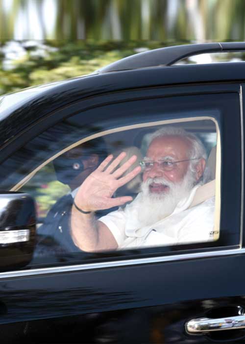 மோடி விசிட்! அதானி ஹேப்பி!