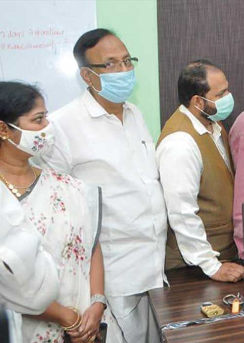 சிக்னல்!  காங்கிரஸின் கோவிட் உதவி மையம்!