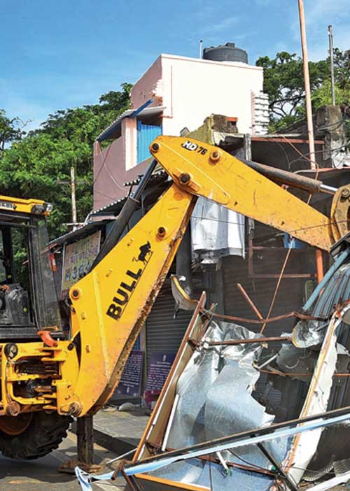 அடாவடி பார்ட்டியிடம் சிக்கிய கோவில் நிலம்! சொடக்குப் போட்டு மீட்ட அமைச்சர்!