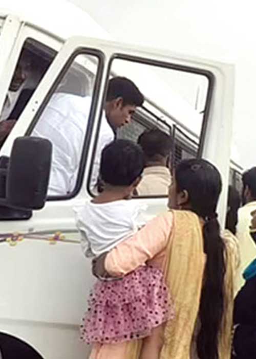 பொள்ளாச்சி குற்றவாளிகளுக்கு போலீஸ் சலுகை!
