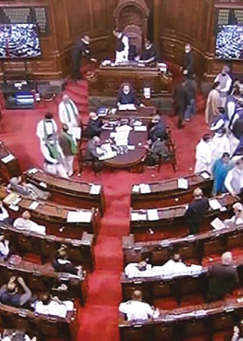 வாக்காளர் அட்டை + ஆதார் அட்டை! சாதகமா? பாதகமா?