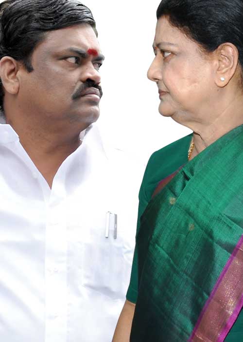 ராங்கால் ராஜேந்திர பாலாஜிக்கு தூது விட்ட சசி! கொடநாடு! என்னைத் தொட்டால்... விசாரணை டீமுக்கு சவால் விடும் சஜீவன்!