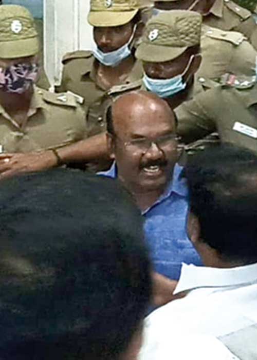 சட்டை Vs கைலி! ஜெயகுமார் அரெஸ்ட்! அதிரடி ஸ்டாலின்! அலறும் அ.தி.மு.க.