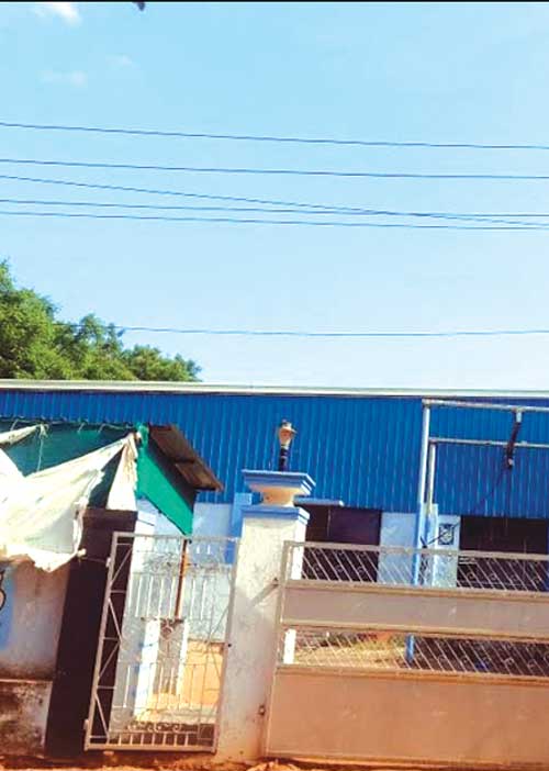 சுற்றலில்விடும் முதலாளி! -குமுறும் தொழிலாளி!